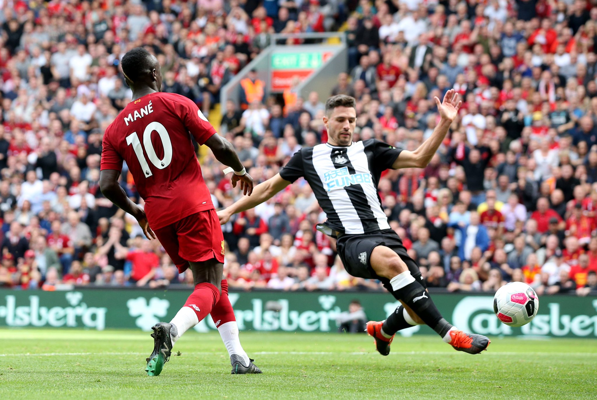 球運動中的 球運動中的